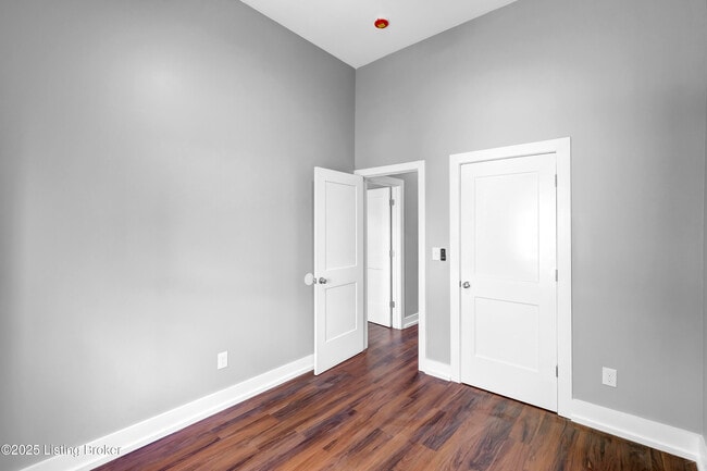 Building Photo - 511 E Kentucky St