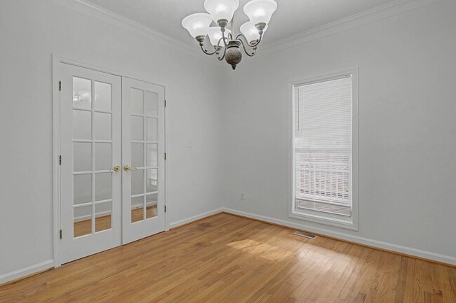 Building Photo - Carolina Lakes!