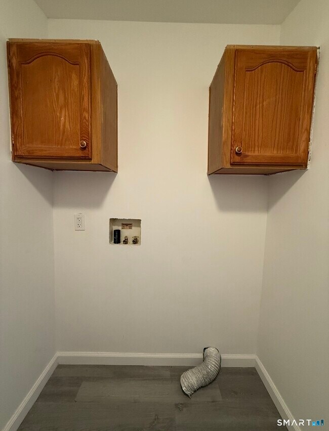 Building Photo - 23 Hunters Rd