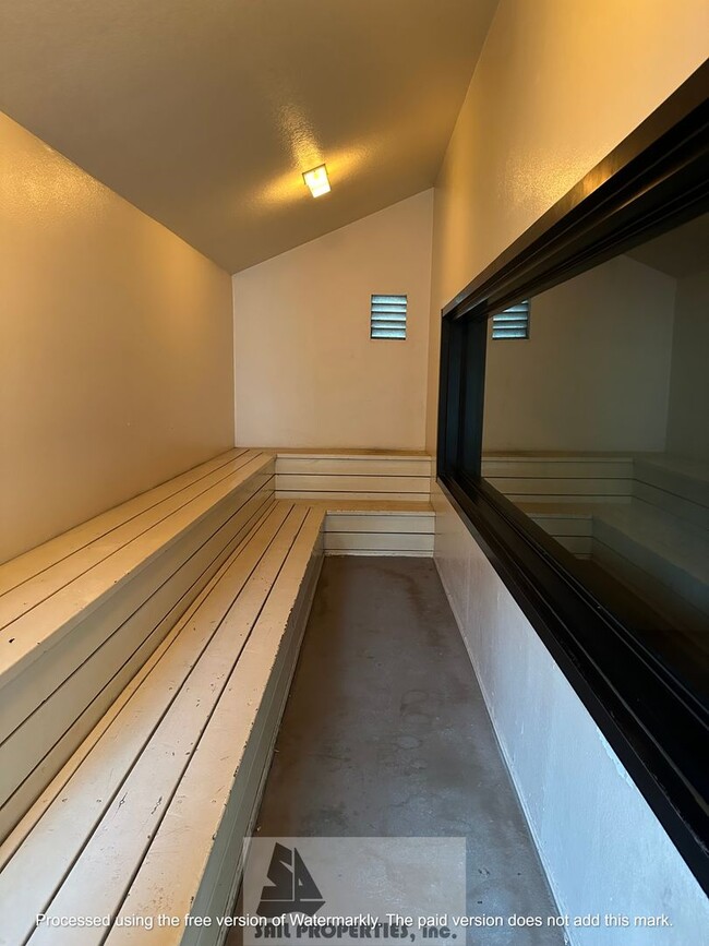 Building Photo - Welcome to this stunning 2-bedroom+loft, l...