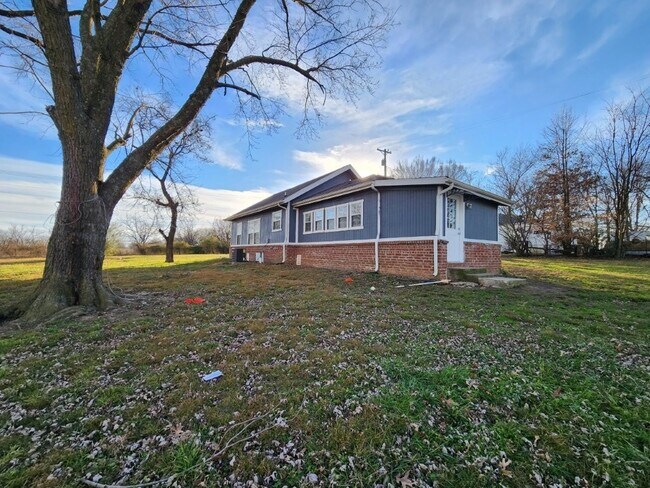 Building Photo - 7642 SW Regional Airport Blvd