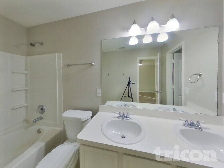 Building Photo - 4512 Merlot Dr