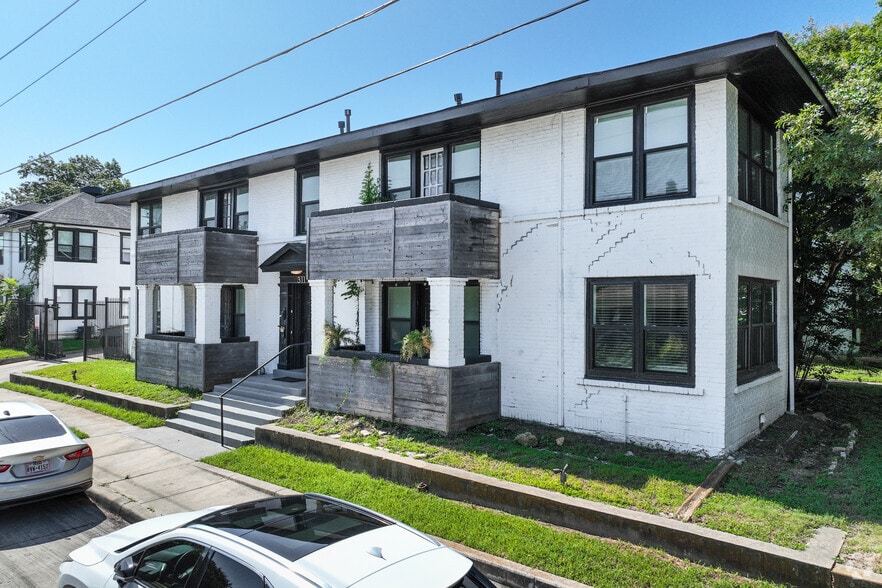 Primary Photo - Leuda-May Apartments