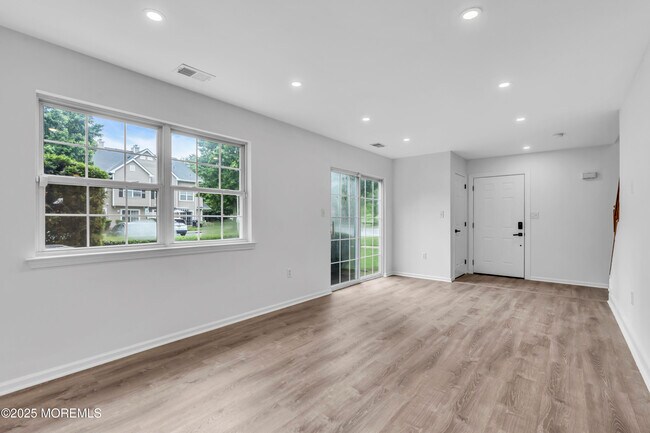 Building Photo - 194 Crooked Stick Ct