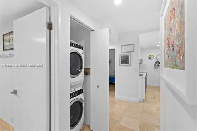 Building Photo - 161 Crandon Blvd