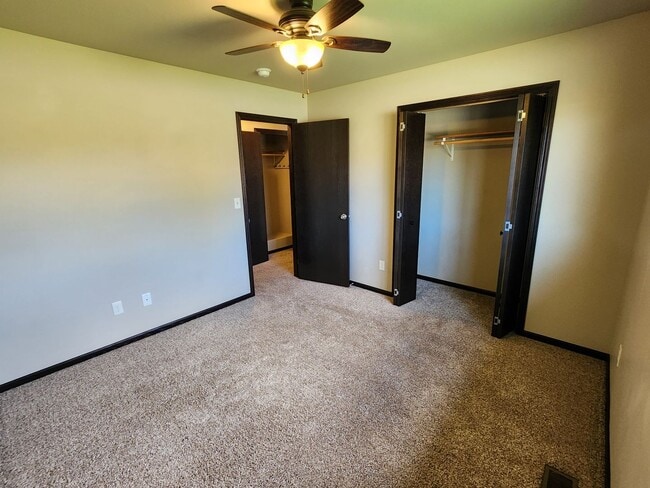 Building Photo - ** SPECIAL MOVE-IN OFFER ** 4 Bedroom, 3 B...