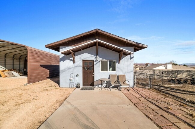 Building Photo - Charming 3 Bedroom Home Plus Casita. Pet F...