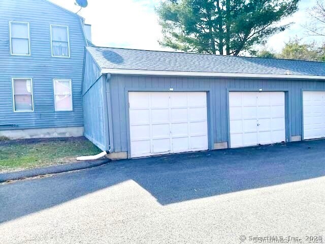 Building Photo - 9 F Riverview Dr