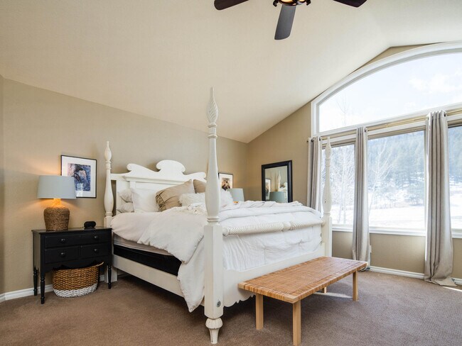Building Photo - 30390 Beaver Creek Ln