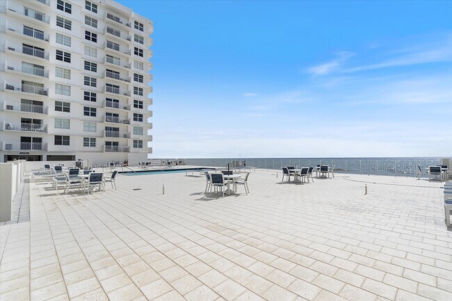 Building Photo - 4505 S Ocean Blvd