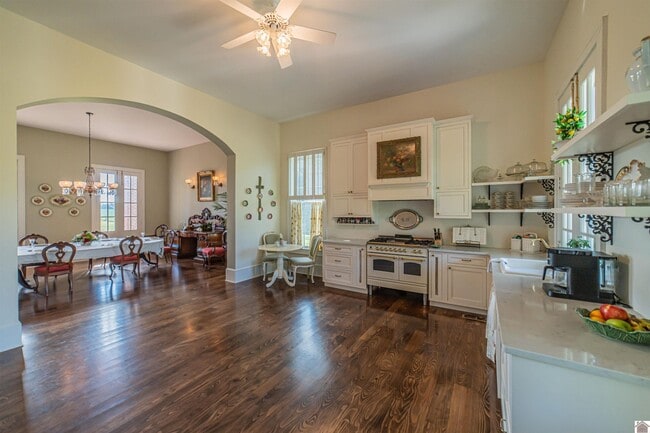 Building Photo - 2500 Biggs Rd