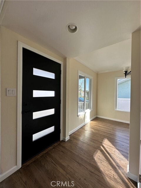 Building Photo - 6447 Balcom Ave