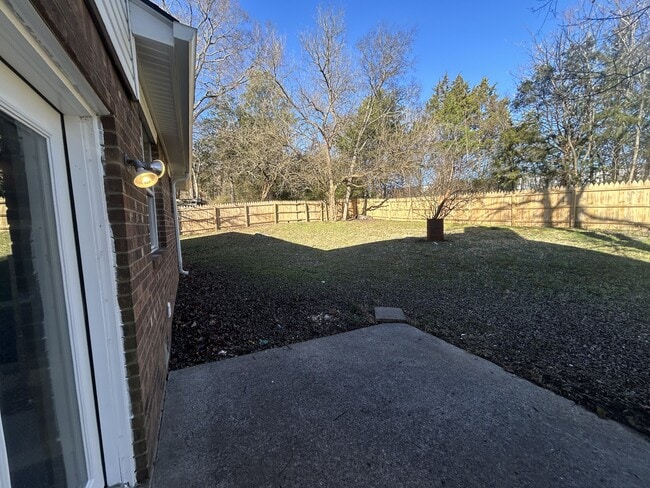 Building Photo - 533 Woodland Hills Dr