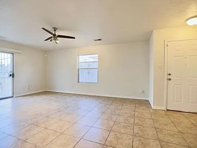 Building Photo - Charming 3-Bedroom Home in a Peaceful, Con...