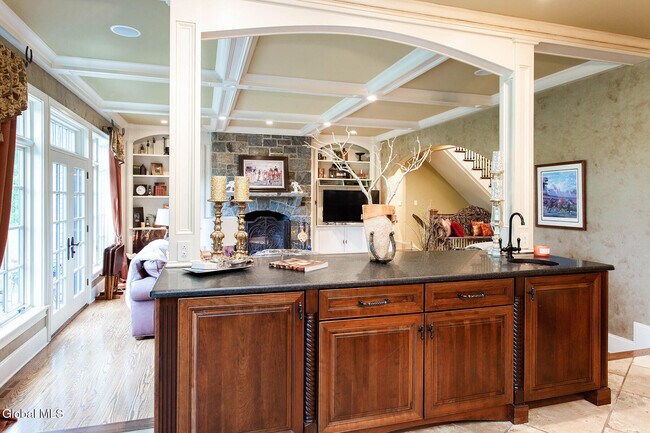 Building Photo - 106 Greenfield Ave