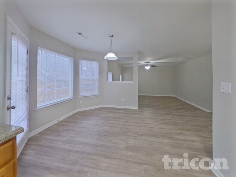 Building Photo - 3837 Parkers Fry