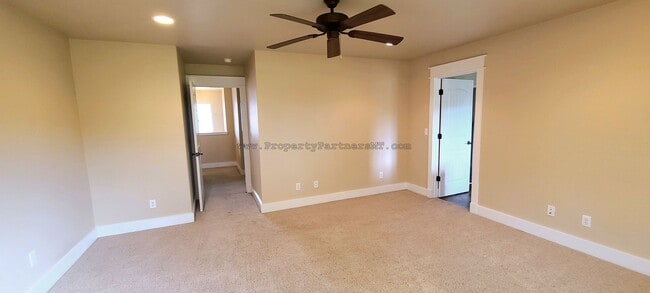 Building Photo - **$1,000 off first month rent!** Beautiful...