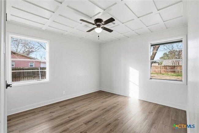 Building Photo - 410 State Hwy 95