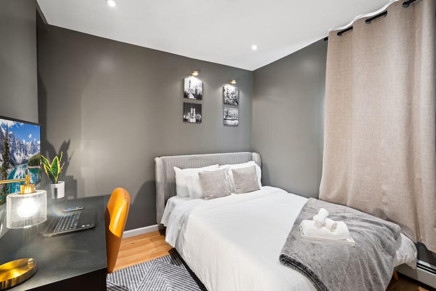 Building Photo - 32 E 44th St