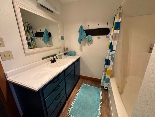 Building Photo - Beach House, Fully Furnished, Short Term January-March (includes all utilities and internet)