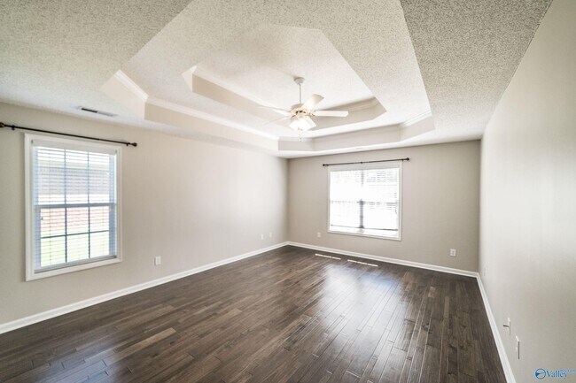 Building Photo - 129 High Noon Ln
