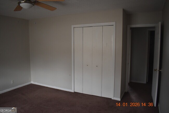 Building Photo - 4934 Log Cabin Dr