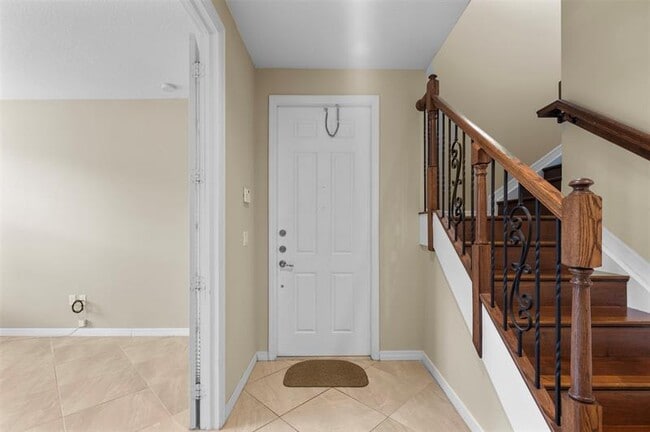 Building Photo - 5224 SW 77th Way