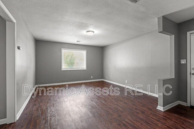 Building Photo - 1914 John F Kennedy St