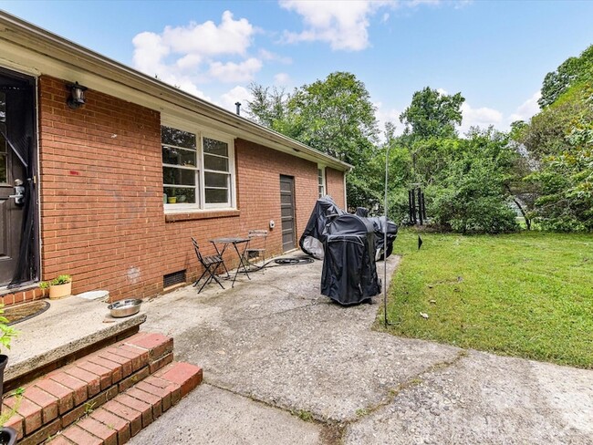 Building Photo - 7109 Rockcliff Ct