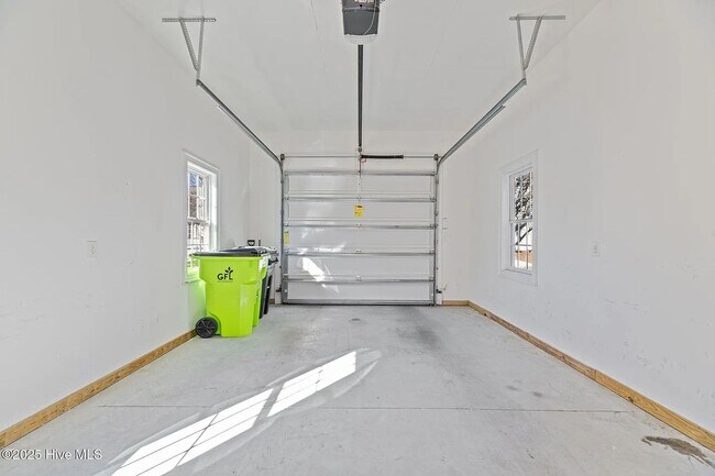 Building Photo - 3908 Harkers Way