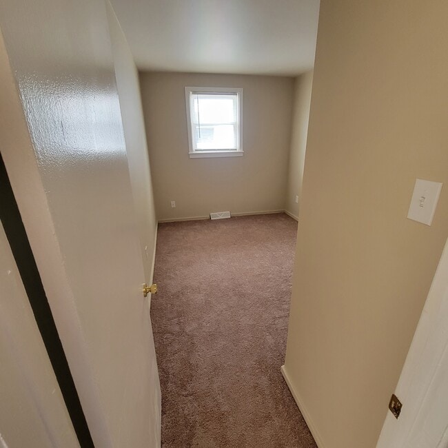 Bedroom 2 - 6 Plum St