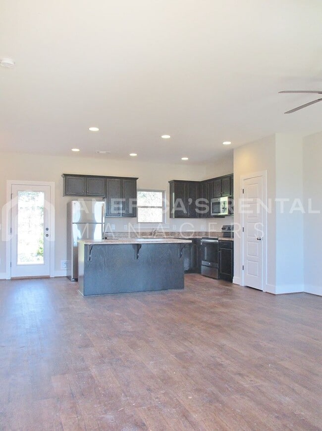 Building Photo - Town Home for Rent in Calera! Coming Soon!