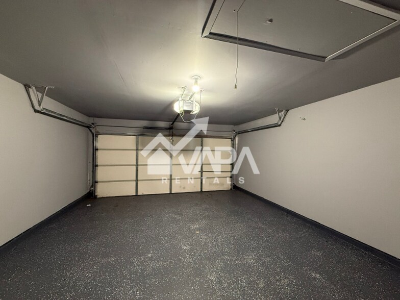 Building Photo - 4455 Sherwood Way
