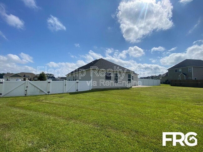 Building Photo - 203 Carew Dr