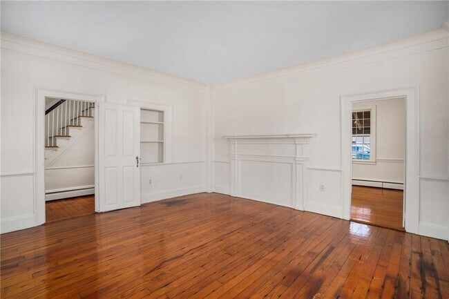 Building Photo - 14 Elm St