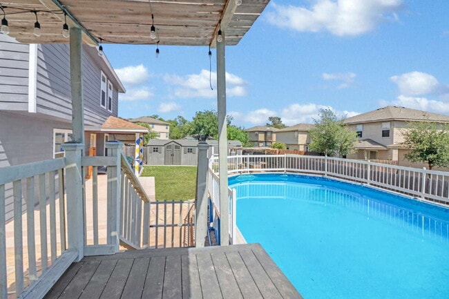 Building Photo - 406 Reba