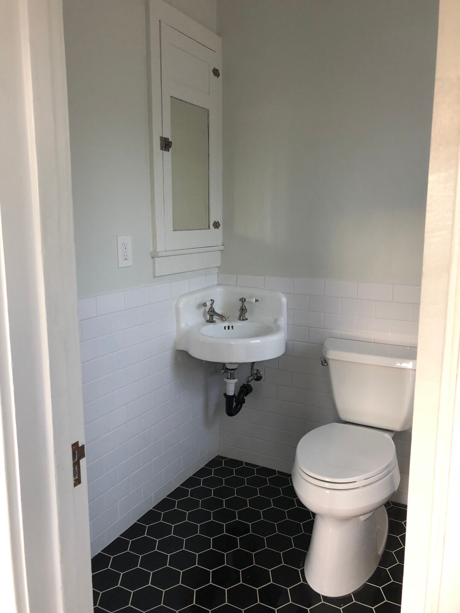 Building Photo - 426 E Helen St