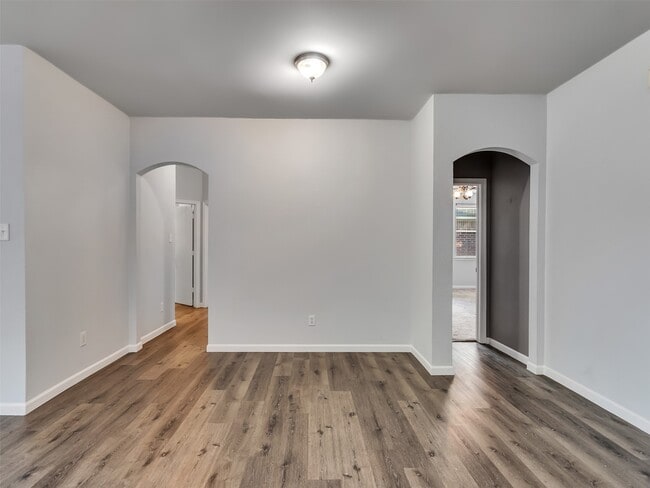 Building Photo - 1906 Cameo Ct
