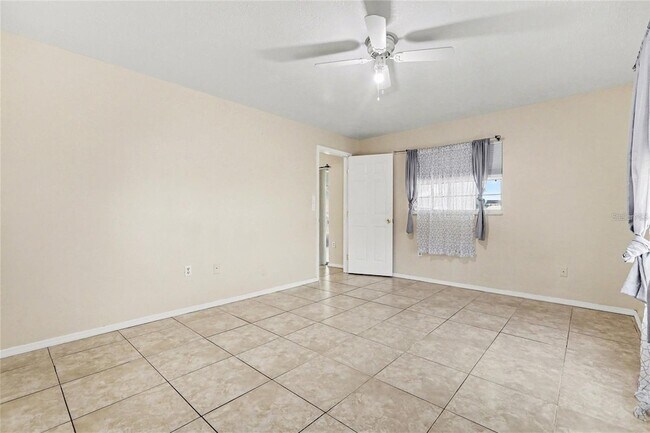 Building Photo - 2874 Indianwood Dr