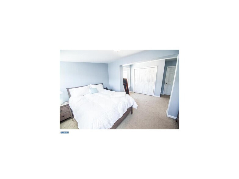 Master Bedroom - 703 E Hector St