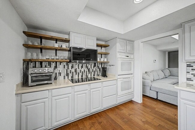 Building Photo - 6315 E Delcoa Ave