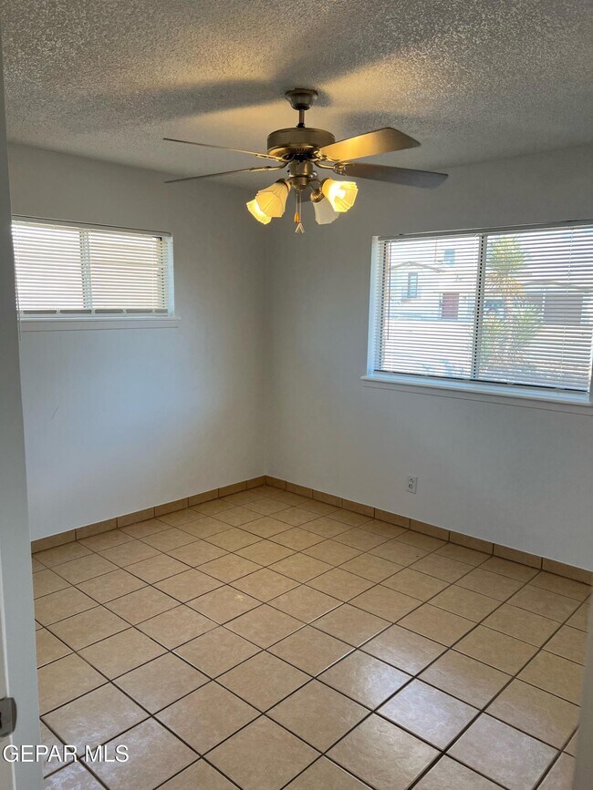 Building Photo - 7200 Alto Rey Ave