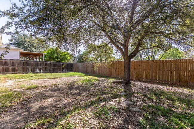 Building Photo - 648 Rooster Run