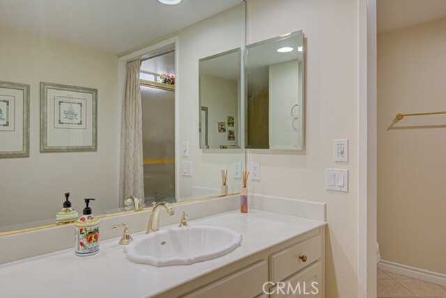 Building Photo - 5510 Paseo Del Lago W