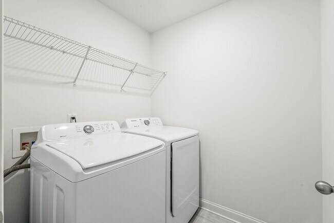 Building Photo - Beautiful Home in Prime Ballantyne Location