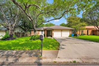 Building Photo - 6427 Ridge Pl St