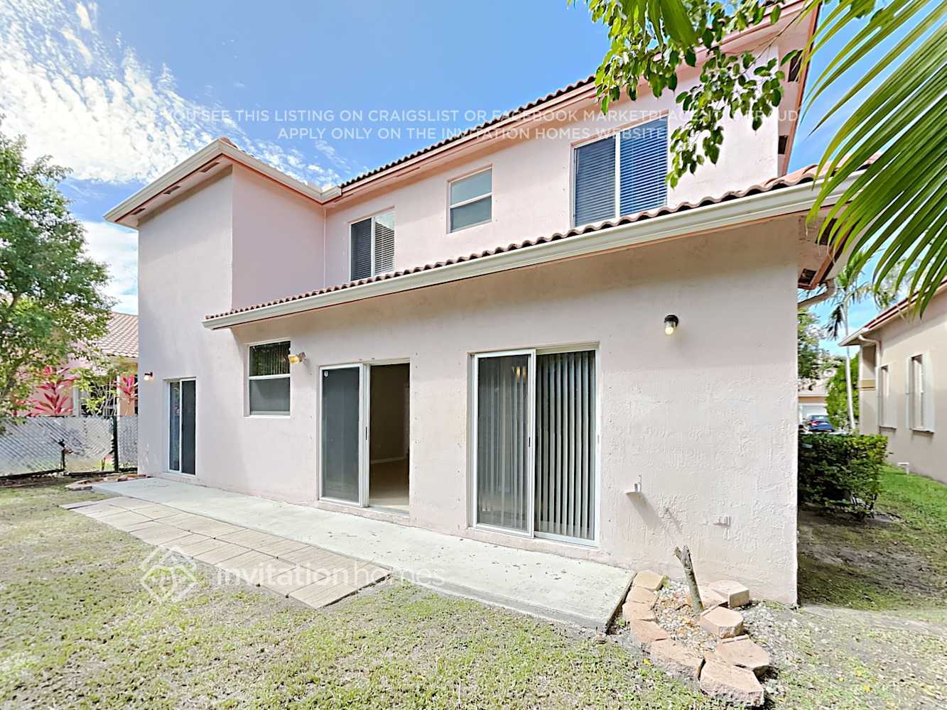 Building Photo - 5325 SW 134th Ave