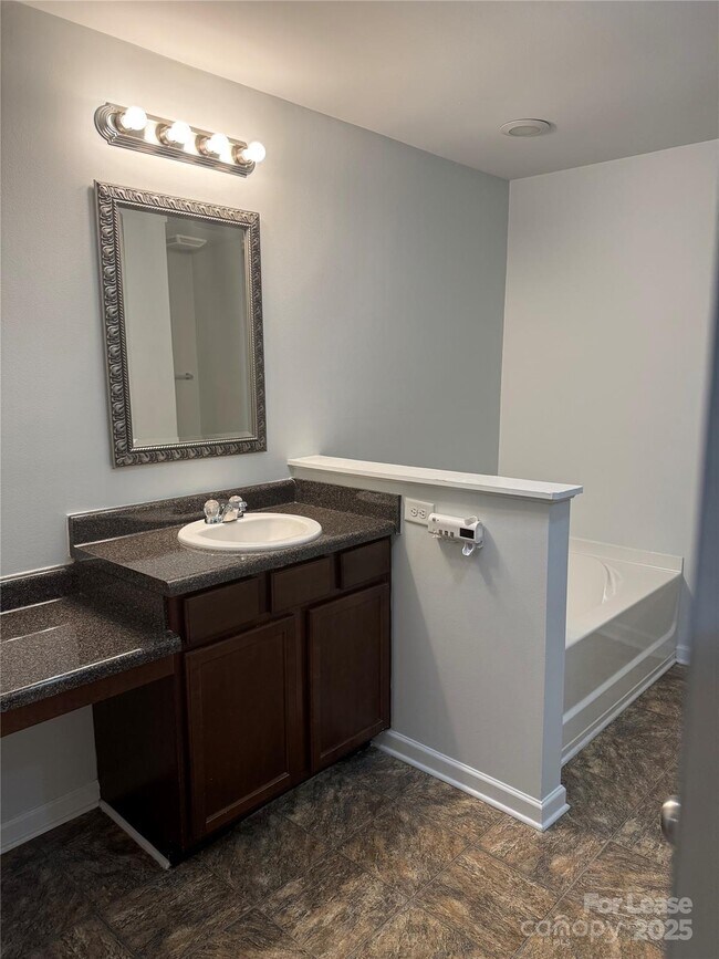 Building Photo - 5919 Fazenda Drive