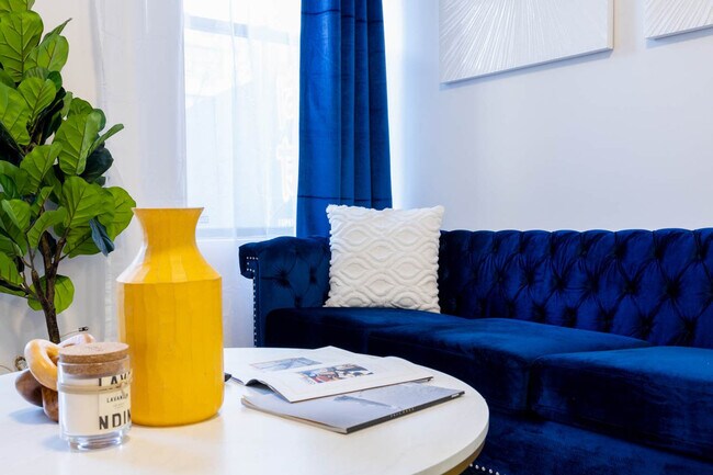 Building Photo - 1435 2nd Ave