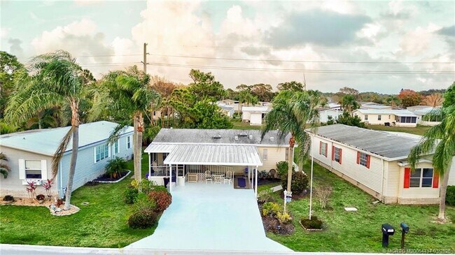 Building Photo - 7073 SE Birchwood Ln